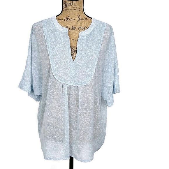 Vince Camuto Tops - Two by Vince Camuto Womens sz M Top Blue Abstract Sheer VNeck 3/4 Sleeve Blouse